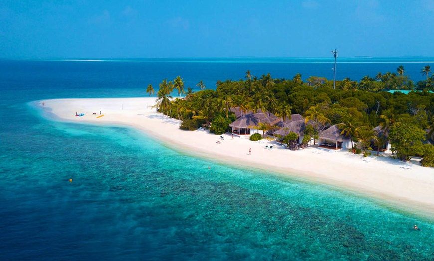 Image 2: ✈ MALDIVES | Baa Atoll - Dreamland The Unique Sea & Lake Resort / S...