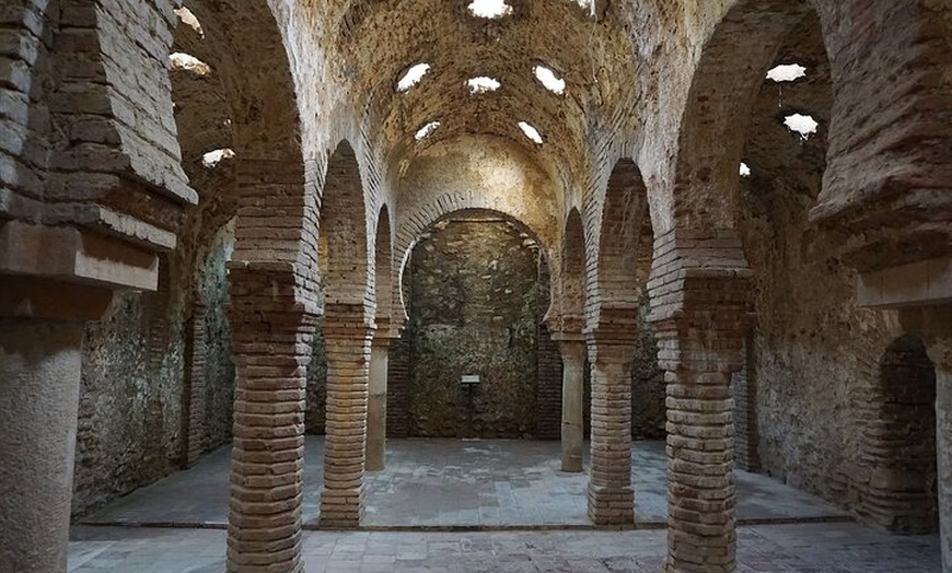 Image 2: Excursión privada de un día a Ronda con entrada a la plaza de toros...