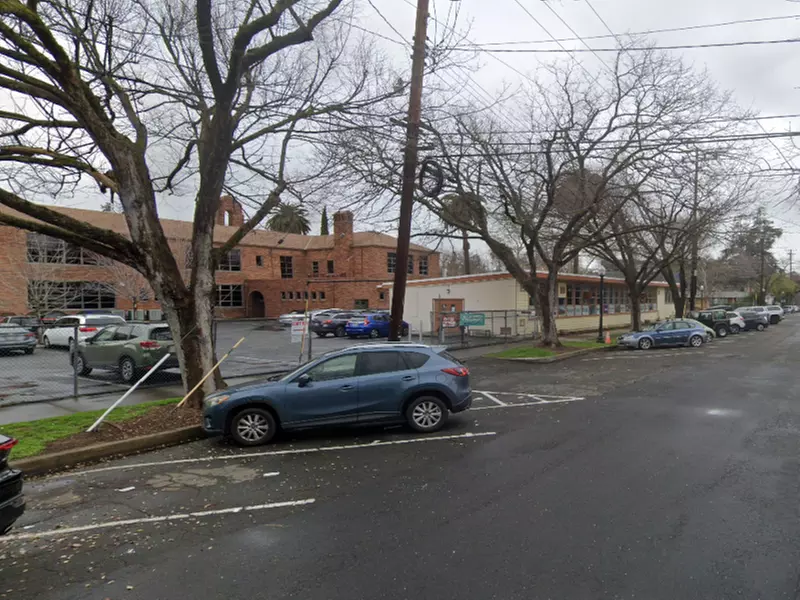 Parking at Clara Lot - Image 4