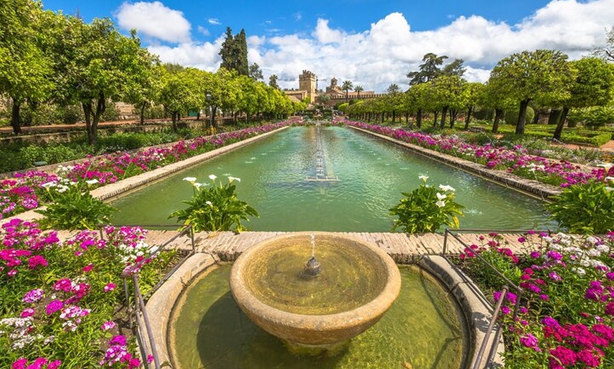 Image 2: Visita guiada privada al Alcázar y la Catedral de Sevilla