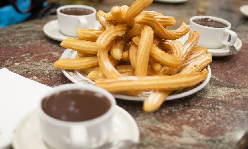Image 4: Recorrido a pie privado por el centro de la ciudad de Málaga con de...
