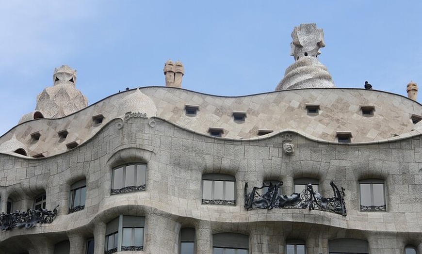 Image 12: Tour Privado por Barcelona Gaudí y Modernismo