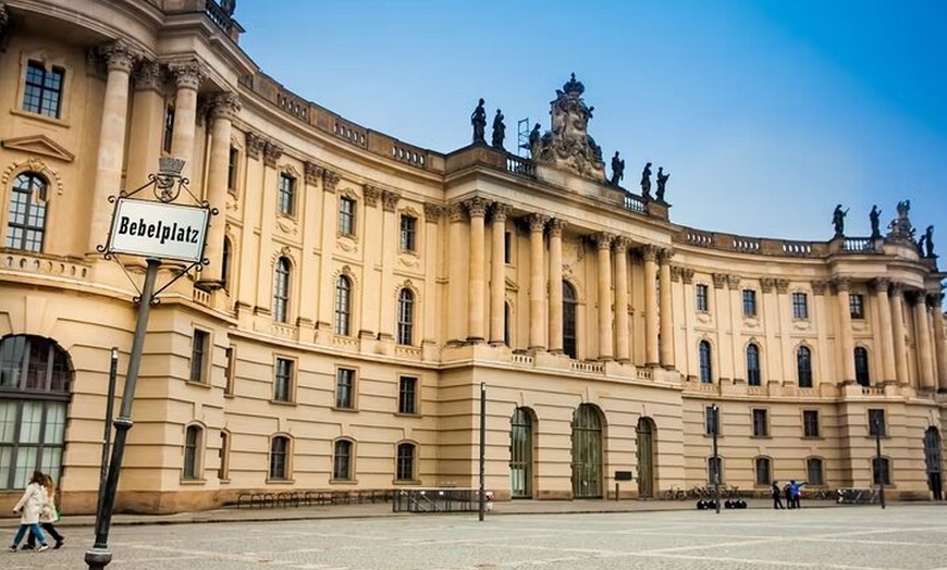 Image 3: Berlin City Highlights Erlebnis zu Fuß