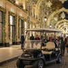 Image 6: Visite des Lumières de Noël de Paris en GolfCart : Expérience Privée