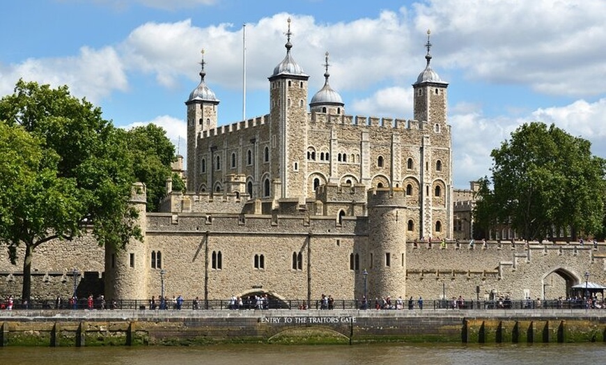 Image 4: Panoramic London Tour with Tower of London and Hever Castle