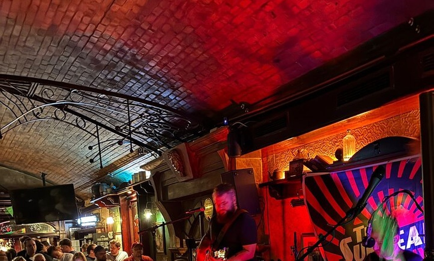 Image 5: Bar & Party Tour mit Free Shots & VIP Club Zugang