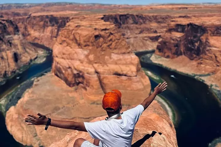 Private Tour Antelope Canyon and Horseshoe from Las Vegas 6 Seats