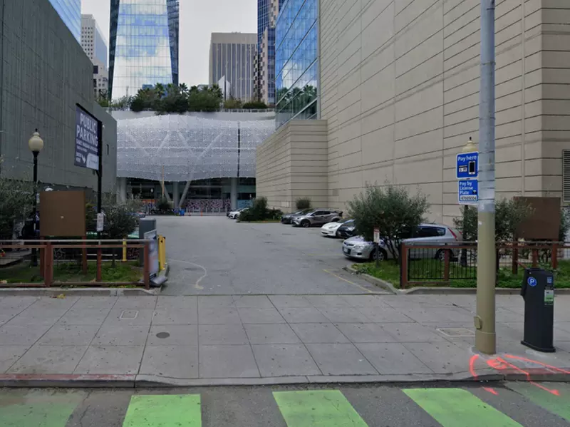 Parking at 524 Howard St. Lot
