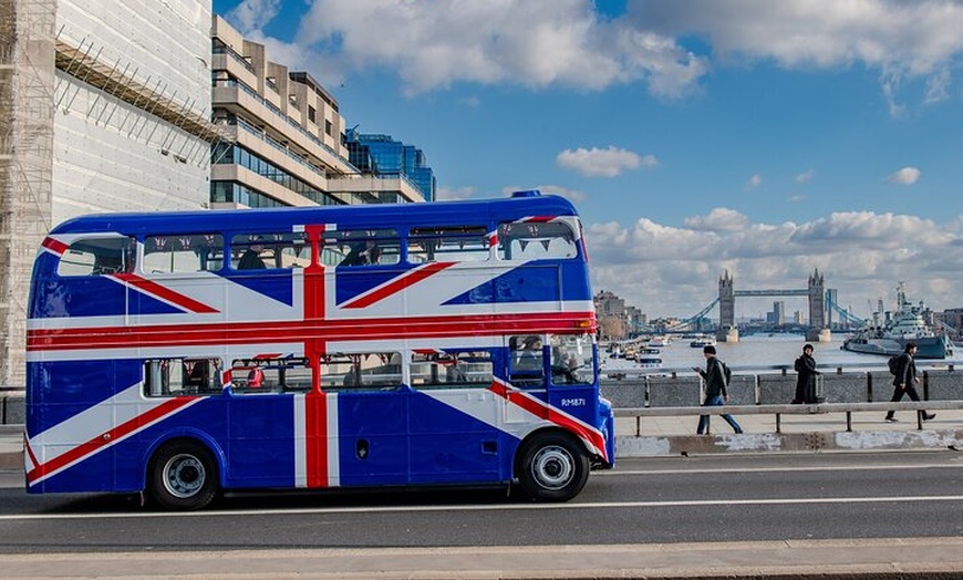 Image 7: London: Great British Afternoon Tea Bus Tour