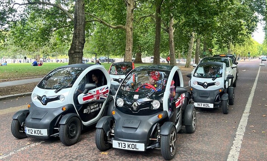Image 5: The Ultimate Driving Tour, Karting around the Sights of London