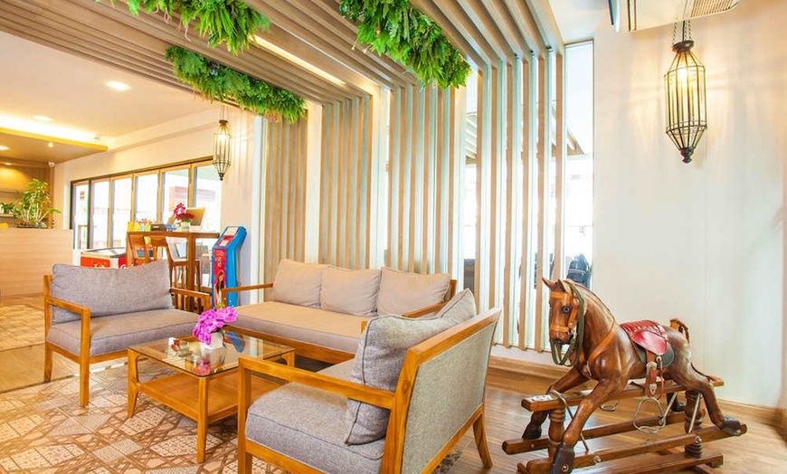 Image 6: ✈ MIDDEN VAN THAILAND | Bangkok - New Siam Palace Ville Hotel 3*, 5...