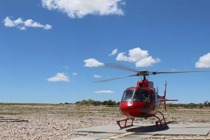 Grand Canyon Tour In Spanish with Helicopter and Boat Ride - Second Medium