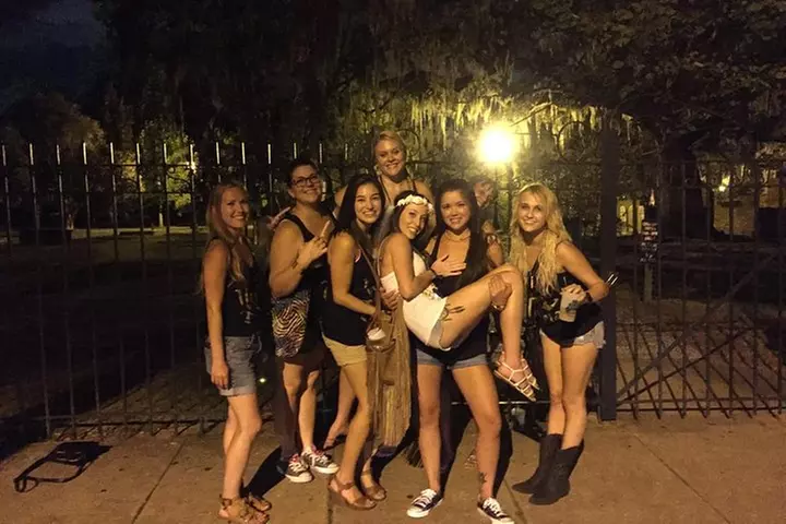 Creepy Crawl Night-Time Haunted Pub Walking Tour of Savannah's Hist...