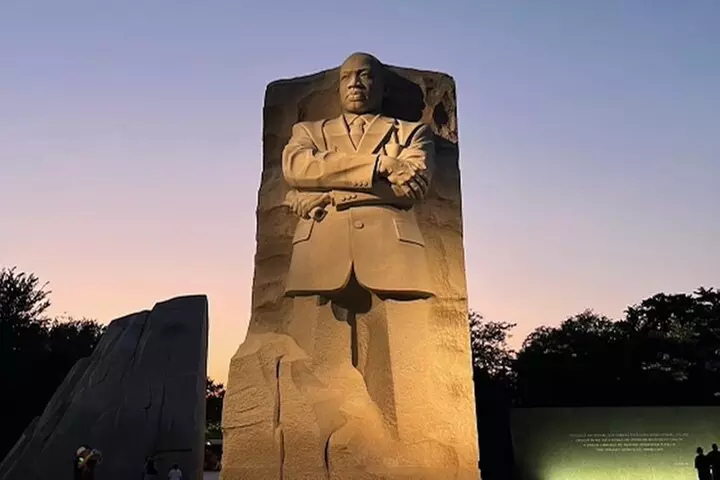 DC Night Tour with 10+ Monuments, National Mall, Entry Tickets