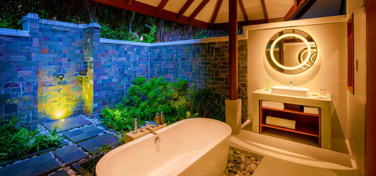 ✈ MALEDIVEN | Nord-Malé-Atoll - Baros Maldives 5*, 5 Nächte - Premium