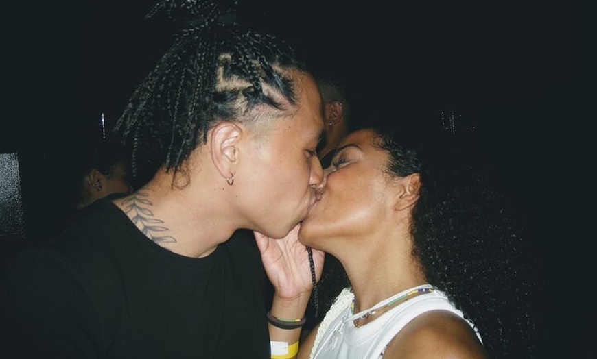 Image 46: OG Barcelona Night Adventure — 3 bares, 3 chupitos y entrada VIP al...