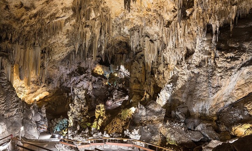 Image 4: Excursión privada de un día a Nerja y cuevas desde Málaga