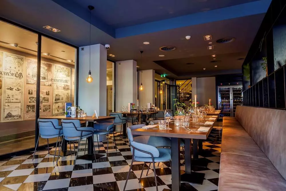 ✈ NIEDERLANDE | Amsterdam - Die Port van Cleve 4*, 2 Nächte - City ...