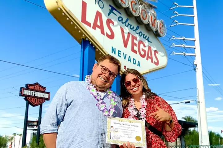 Get Married at the Fabulous Las Vegas Sign + Photos