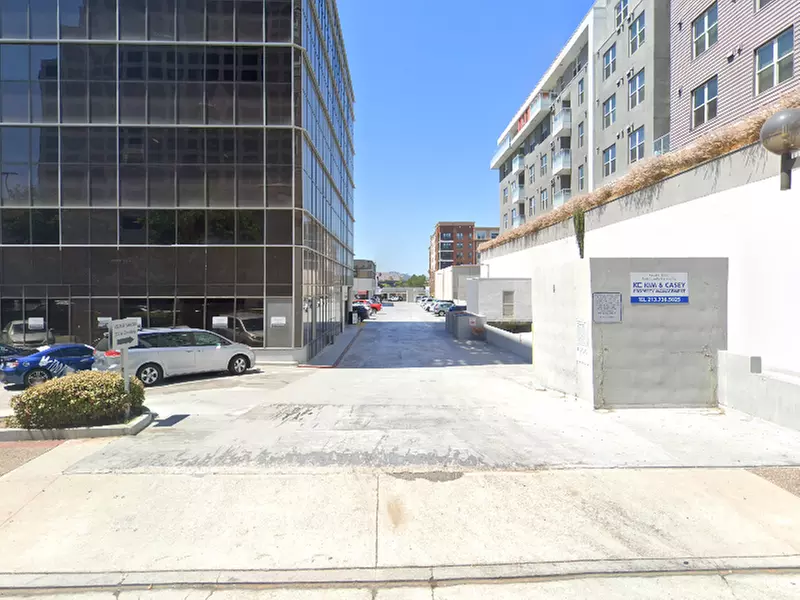 Parking at 225 West Broadway Lot