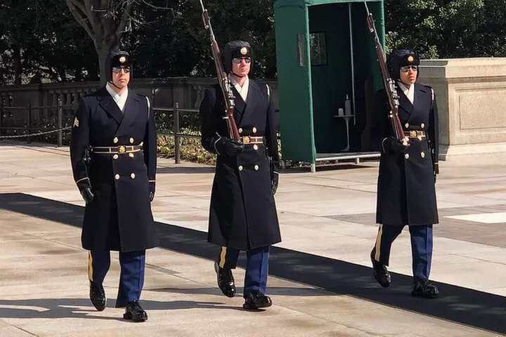 Arlington Cemetery & Changing of the Guard Exclusive Guided Tour