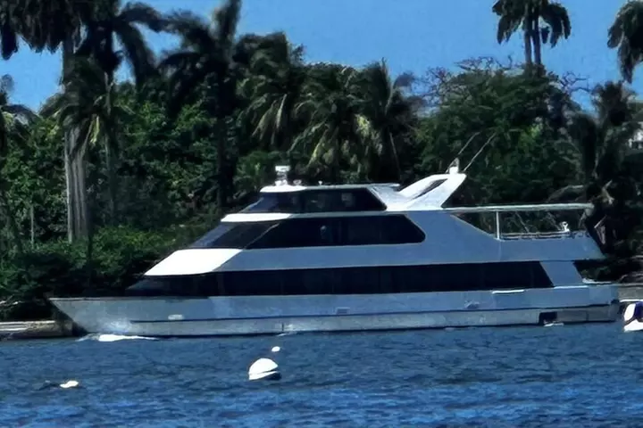 Miami Sunset Cruise with Millionaire Mansions on Biscayne Bay