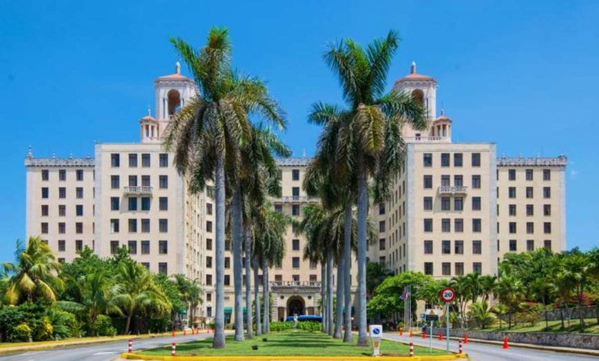 Image 2: ✈ CUBA | L'Avana - Viaggio combinato Hotel Nacional e Playa Vista A...