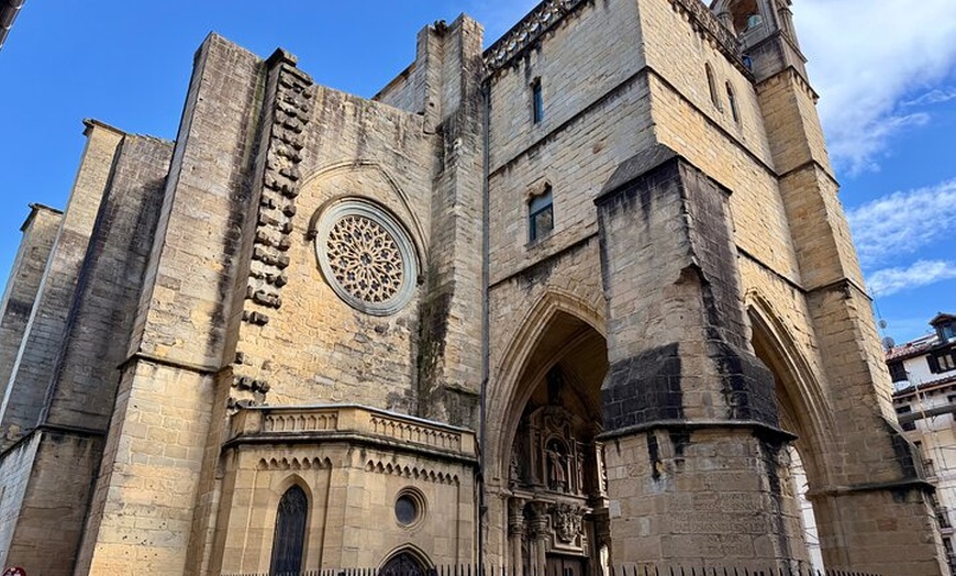 Image 6: Recorrido Histórico a Pie en San Sebastián con Pintxo y Bebida
