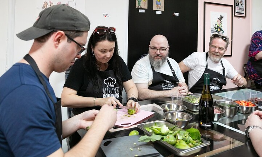 Image 12: Clase de Paella y Sangria con Tapas y Visita al Mercado