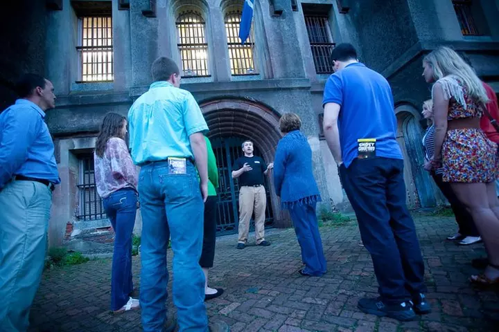 Charleston Haunted Jail Night-Time Walking Tour with Admission to O...