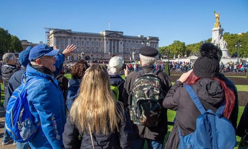 Image 5: Buckingham Palace Royal London Walking Tour & Palace Entry