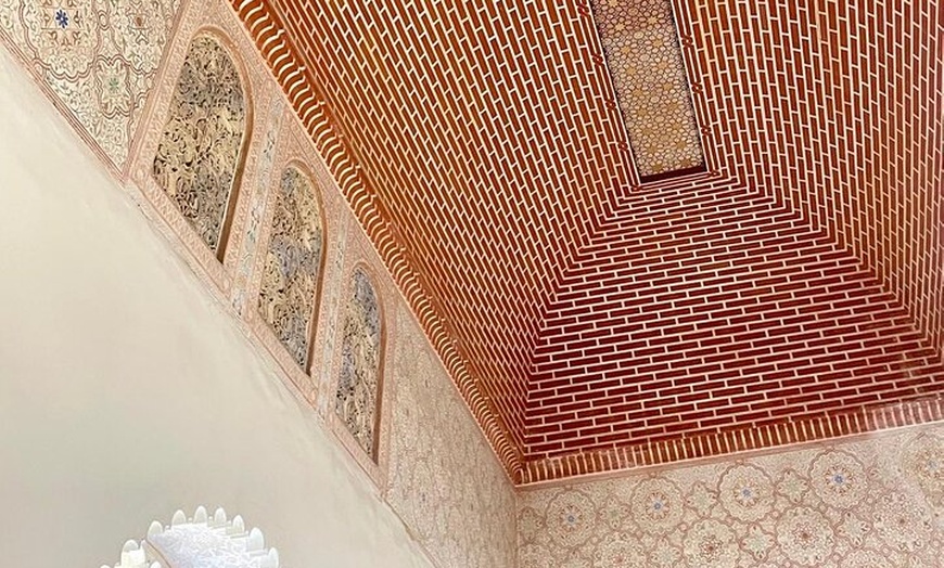 Image 4: Alcazaba Málaga: Tour Autoguiado creado por Guía Oficial