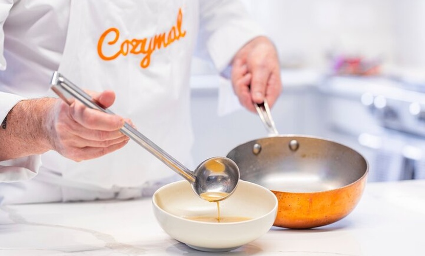 Image 3: Clase de Cocina de Tapas Cerca de Las Ramblas + Vino (4 - Curso de ...