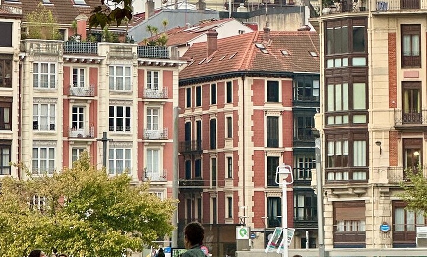 Image 7: Excursión a pie de 2 horas por Bilbao Iconos y Safari fotográfico