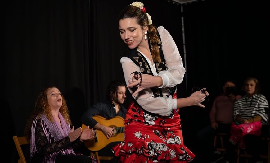 Image 5: Tablao Sevilla Flamenco Solo para 20 Personas