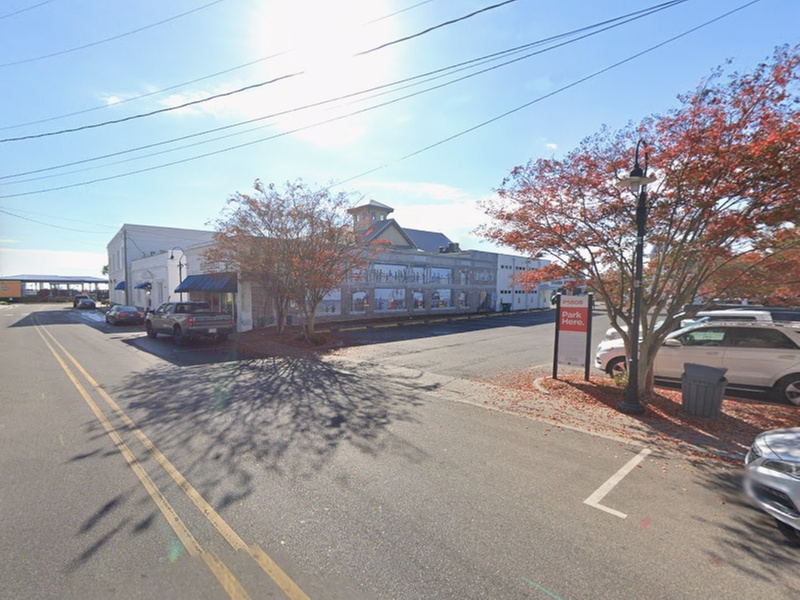 Parking at Hancock Whitney Lot - P5808