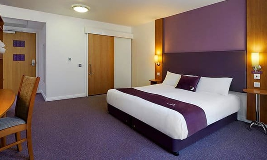 Image 2: ✈ ROYAUME-UNI | Londres - Premier Inn London City (Old Street) & Ha...