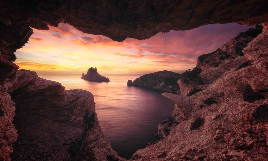 Image 2: Es Vedrà Aventura de senderismo con impresionantes vistas