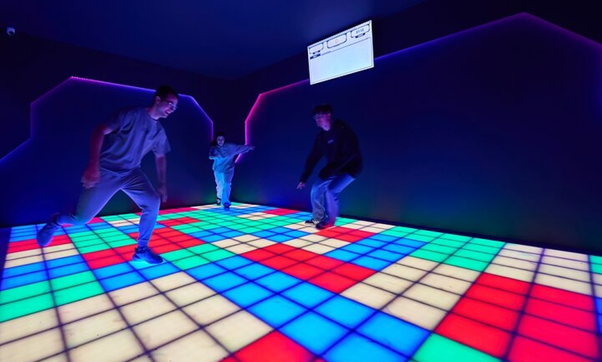 Image 2: Experiencia Arcade Inmersiva SPARK81 Barcelona