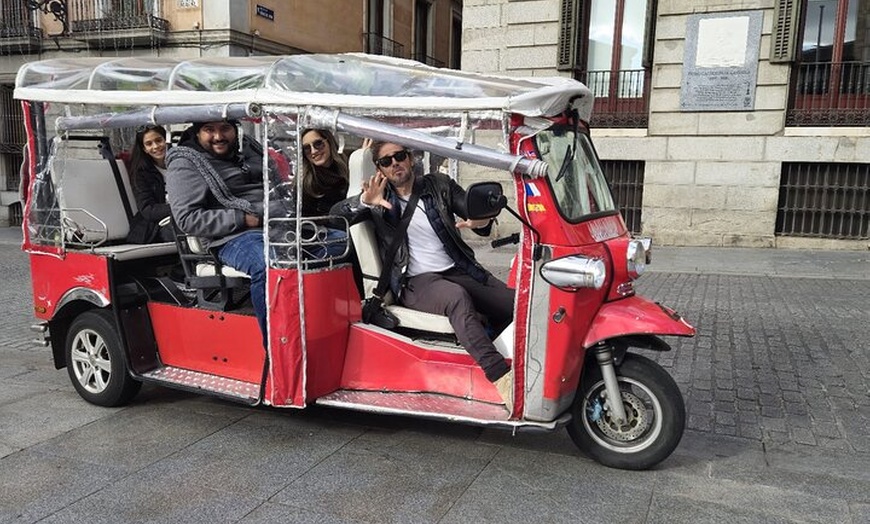 Image 8: Descubre Madrid en Tuk Tuk durante 1 hora y media