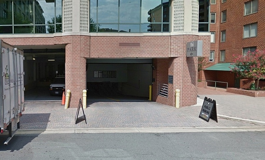 Image 2: Parking at 4301 N. Fairfax Dr. Garage