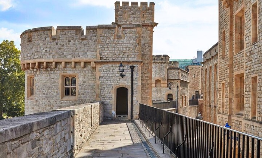 Image 2: Windsor Castle and Tower of London Tour Including Entry Tickets