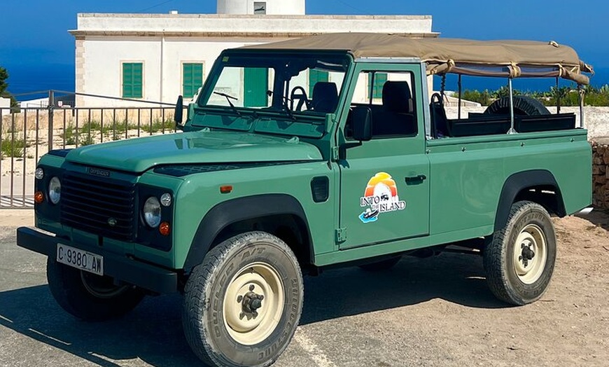 Image 3: Formentera 4X4 Tour de Rincones Secretos en Land Rover Defender