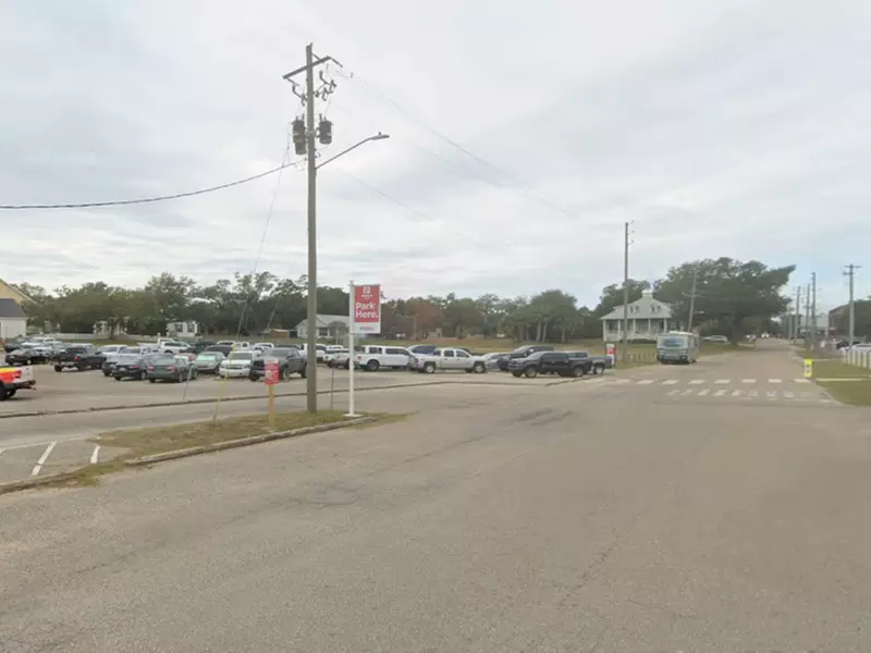 Parking at St. Stanislaus Big Lot - P5803