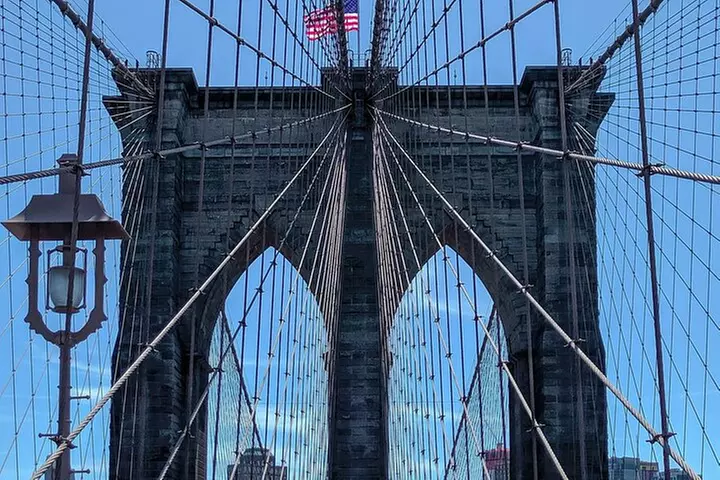 NYC Bus Tour of Brooklyn, Bronx, Queens: Art, Food & Sports