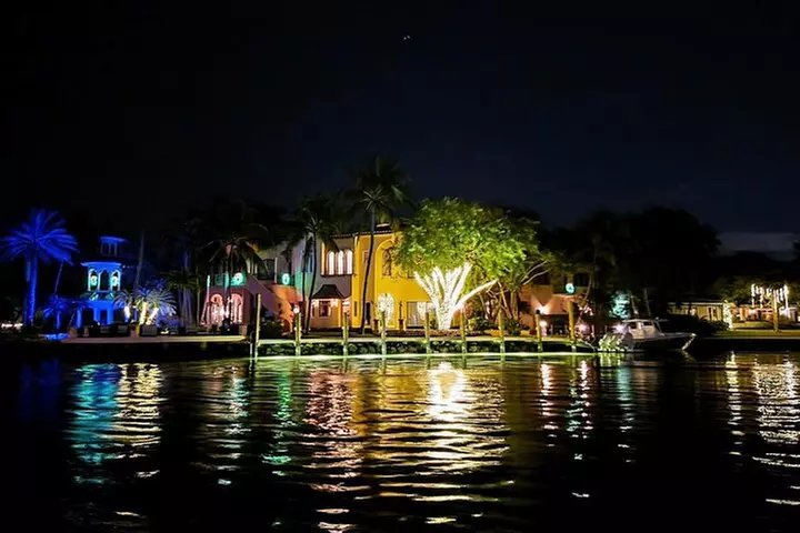 2 Hour Holiday Christmas Lights Tour in Fort Lauderdale max 6pax