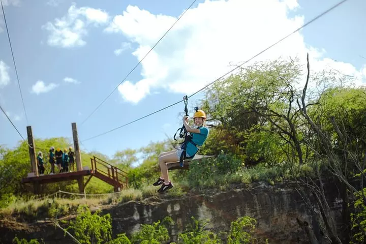 1-Hour 3 Zipline Tour at Coral Crater
