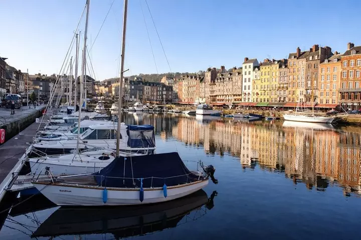 Excursion d'une journée à Étretat et Honfleur au départ de Paris Pe...