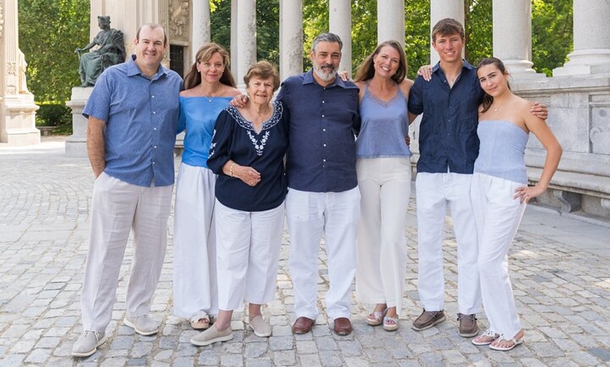 Image 15: Sesión de fotos profesional en el Parque del Retiro de Madrid