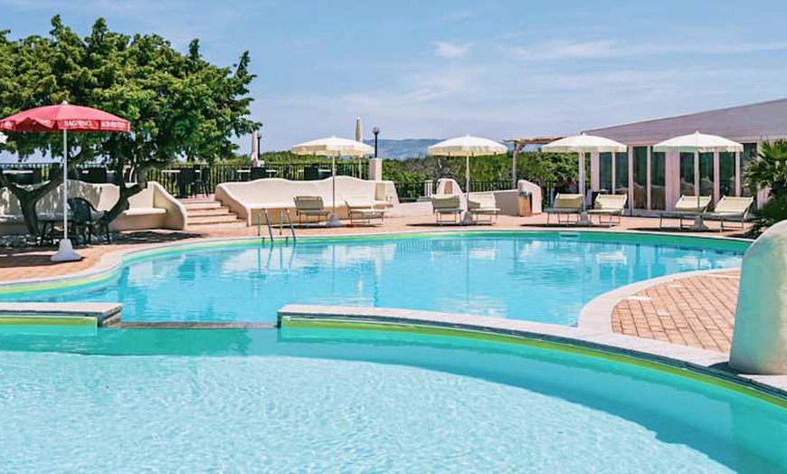 Image 1: ✈ SARDAIGNE | Sorso - MClub Del Golfo 4* - Tout inclus